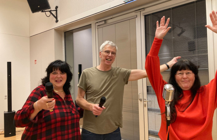 Erkennt man hier nicht sogar den Titel des Songs (Ich flieg…flieg…flieg wie ein Flieger…)?-scaled